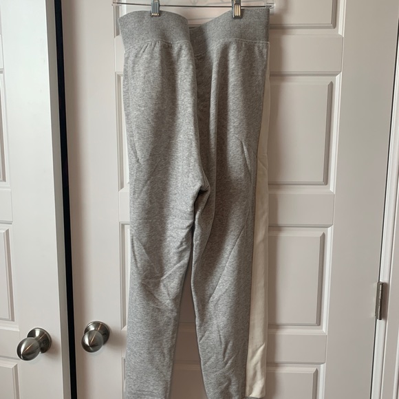 Puma grey and cream striped joggers, size Large - Picture 10 of 11